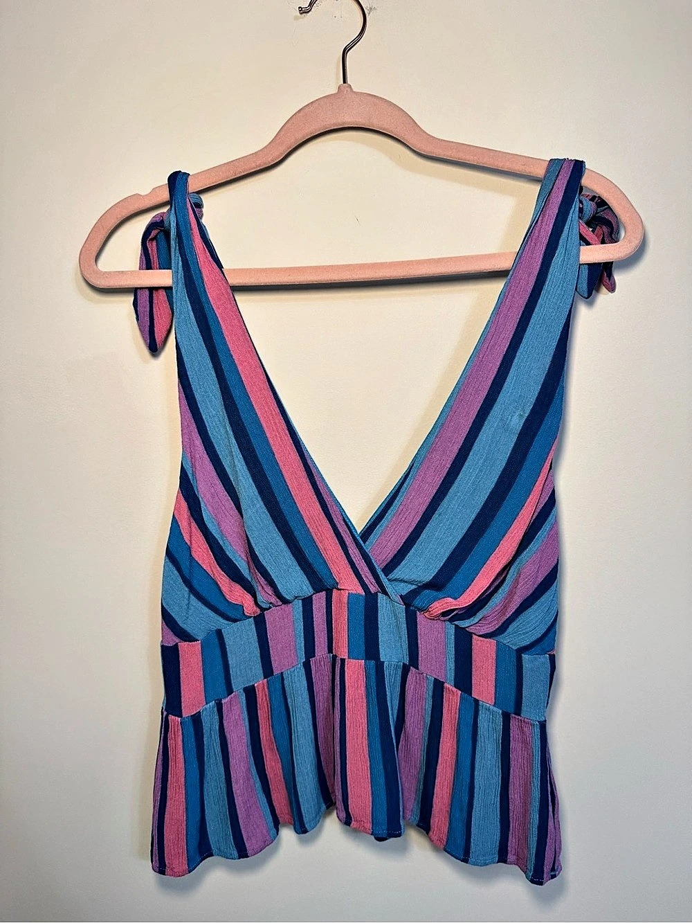 Pink Lily Striped Tank Top in Blue & Pink Size Medium